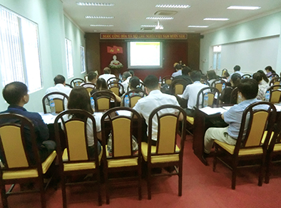 photo3:Seminar at Hue University