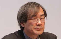 稲田義久（甲南大学教授）