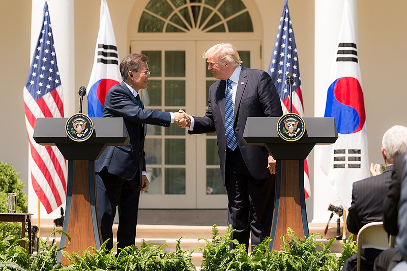 写真：韓米大統領による共同声明発表（2017年6月30日）