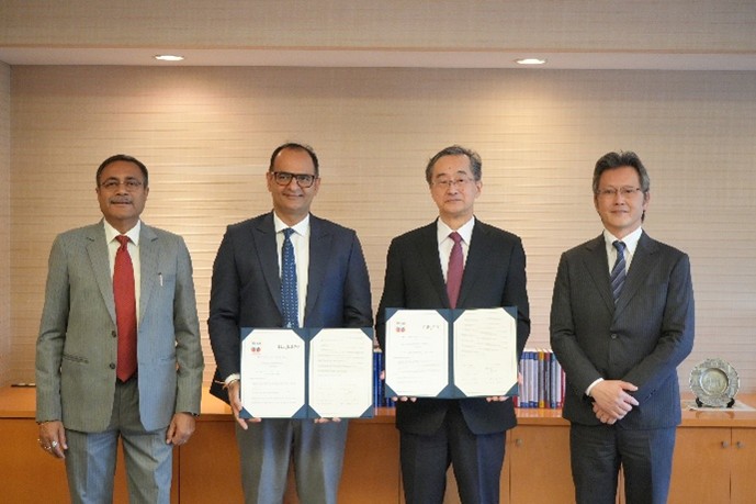 MoU signing ceremony ©IDE-JETRO