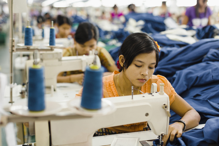 How Does Trade Affect Formal and Informal Jobs?