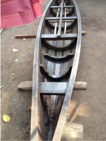 写真2　製造された小舟