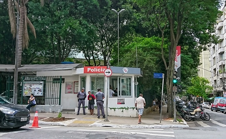 写真：サンパウロ市中心部のブラジル版交番KOBAN（2017年11月）