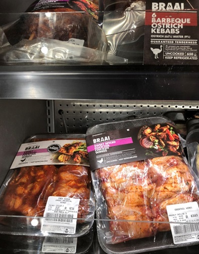 写真2　ブラーイ用に予め味付けされた肉は、スーパーでも簡単に手に入る