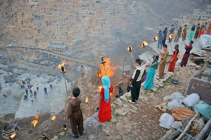 写真：新年を祝うイランのクルド人