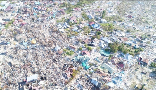 写真2　中スラウェシ州パルの被災後の様子