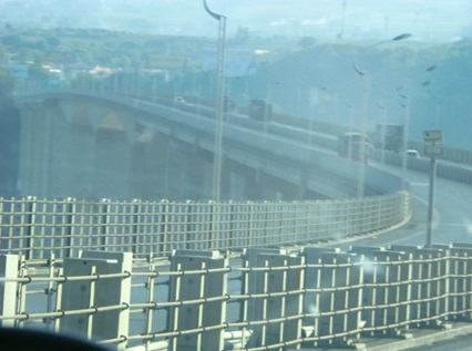 写真1　怒江大橋