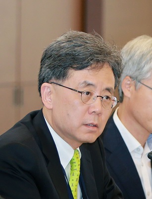 写真：金鉉宗（キムヒョンジョン）大統領府国家保安室第二次長。
