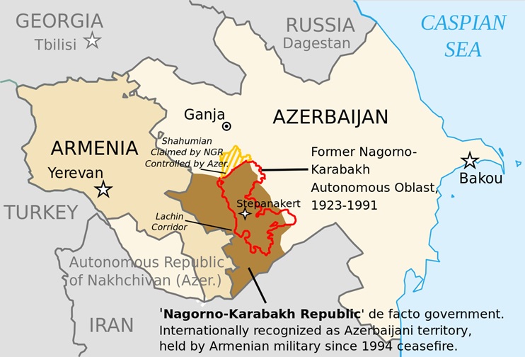 地図：濃い茶色の領域がカラバフ地方。赤線の枠内は旧ナゴルノ・カラバフ自治州の領域。