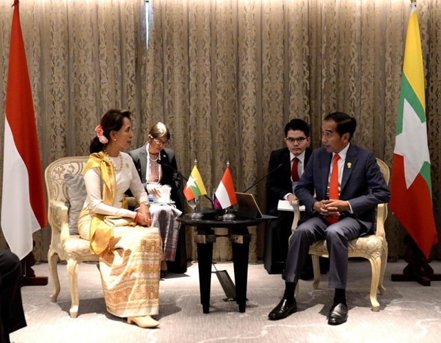 写真：ロヒンギャ問題を協議するジョコウィ・インドネシア大統領とアウンサンスーチー（2019年6月22日）