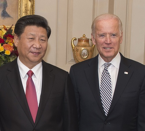 写真1　米国務省で習近平国家主席と並ぶ バイデン副大統領（当時）（2015年9月25日）