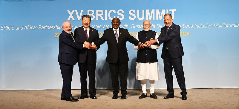 第15回BRICS首脳会議に出席した各国指導者。