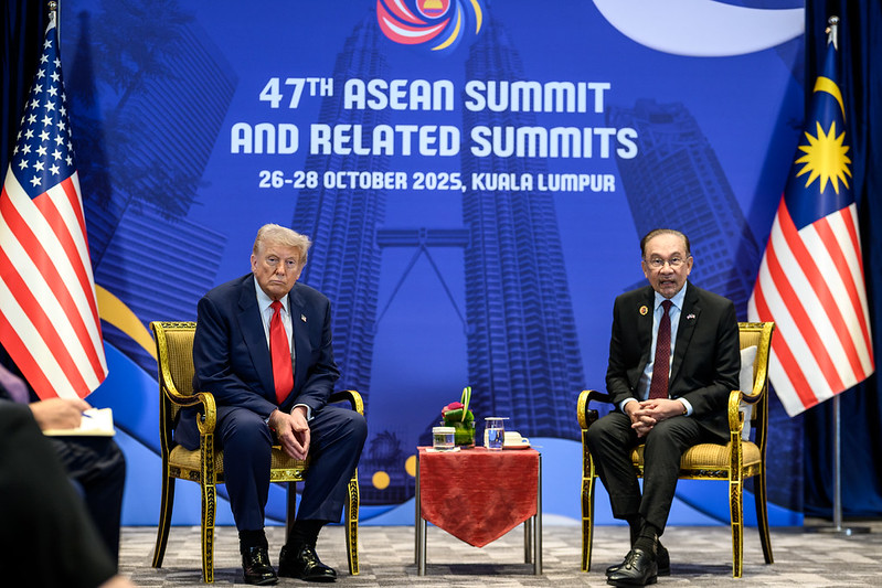 2025年10月、クアラルンプールで開催されたASEAN首脳会議に出席したトランプ大統領とアンワル首相