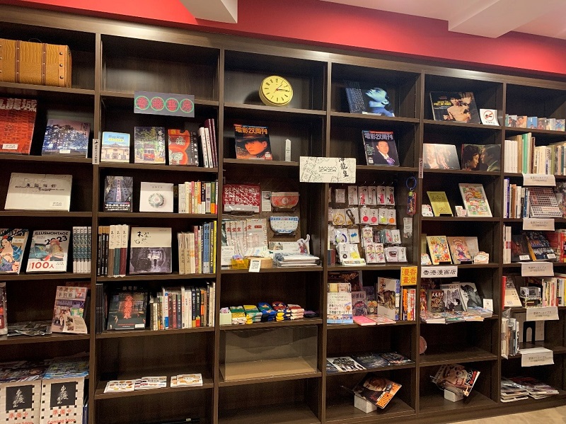 写真3　花樣年華書店の書棚