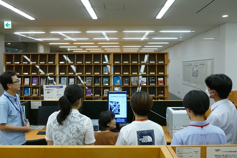 ライブラリアンによるアジア経済研究所図書館の見学ツアー
