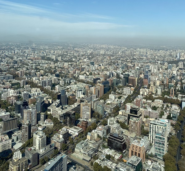 南米で最も高いビルGran Torre Santiagoから見たサンティアゴ市街地