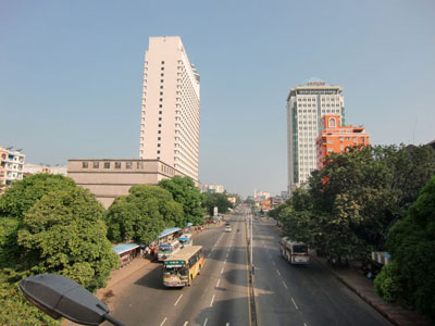 On the voting day in Yangon, traffic and pedestrians were sparse on this normally busy main street (Just before 9 a.m. on November 7, 2010, photographed by the author).