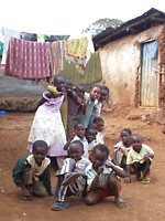 キベラ・スラムの子供たち（ケニア）